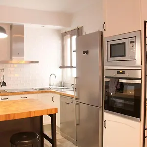  Apartment Muro Center